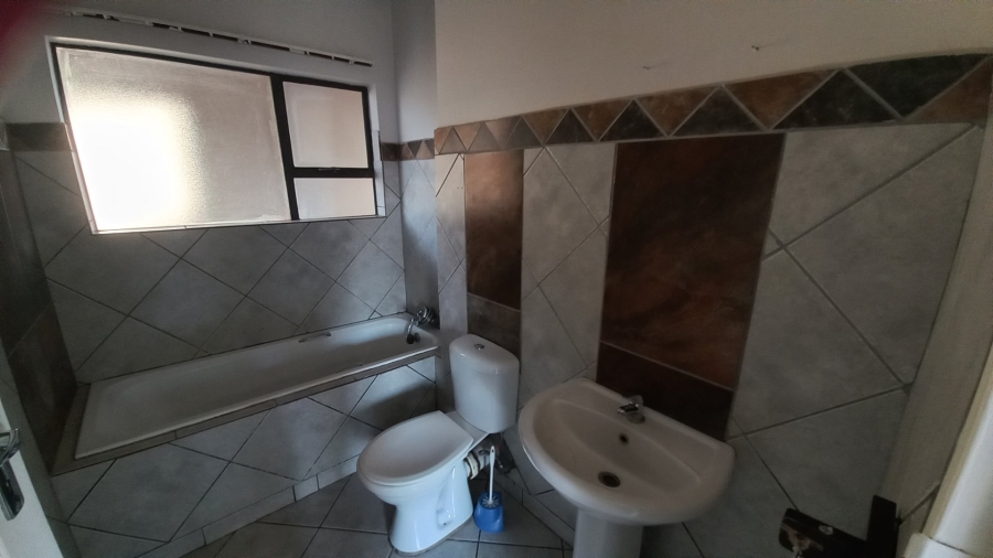 2 Bedroom Property for Sale in Potchefstroom North West